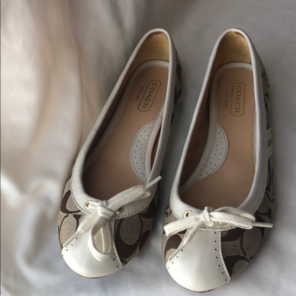 Great Condition!! Coach Flats size 6.5